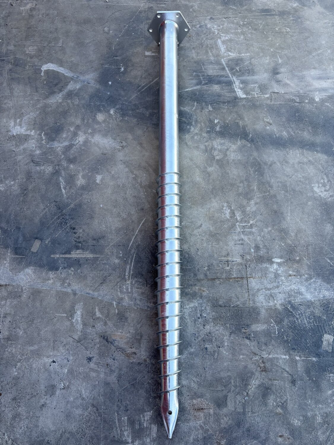Screw pile F 76 x 1500 x 2.5-160 x 8 with M-type flange, vertical
