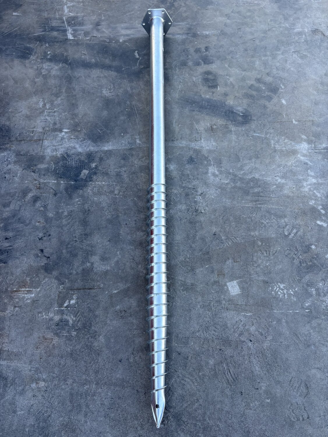 Screw pile F 76 x 2000 x 3.0-160 x 8 with M-type flange, vertical